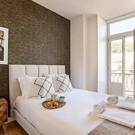 Stunning Duplex Near River By Lovelystay Appartement