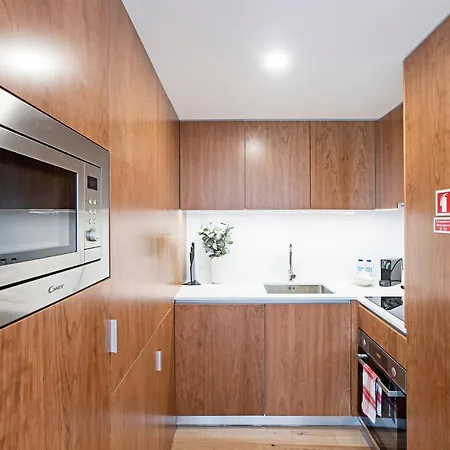 Stunning Duplex Near River By Lovelystay Oporto
